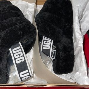 Women’s UGG slides black size 8